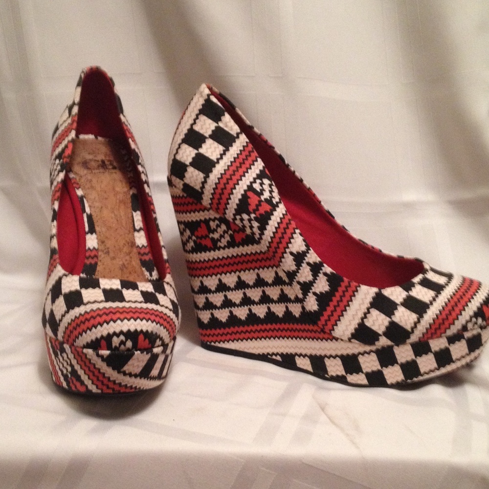 Gianni Bini wedge round toe pumps.
